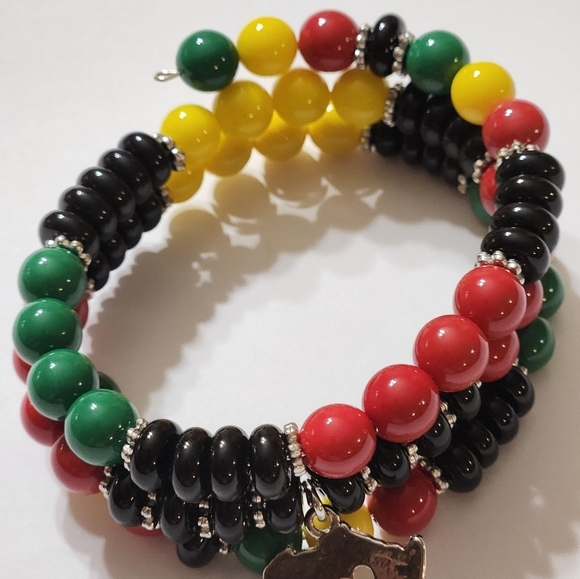 Hand Crafted Wrap Bracelet Black History Pan-African Afro-American Green Yellow - Picture 5 of 7